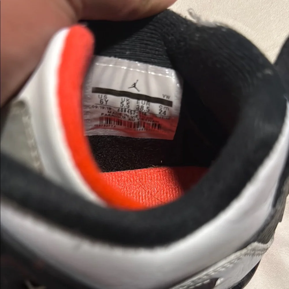 Nike Air Jordan 4 Retro White Black Red Sneakers - Picture 6 of 8